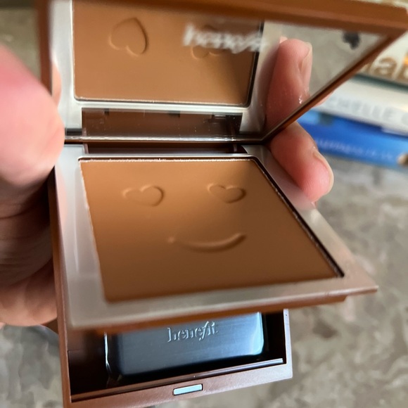 Hello Happy Velvet Powder Foundation 12 - Picture 5 of 8